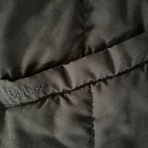 Barbour Men's Large Quilted Puffer Zip-Front Vest with Moleskin Patch Trim - Picture 5 of 10